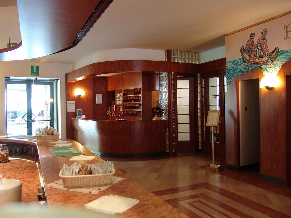 Hotel Excelsior Cervia Exterior photo