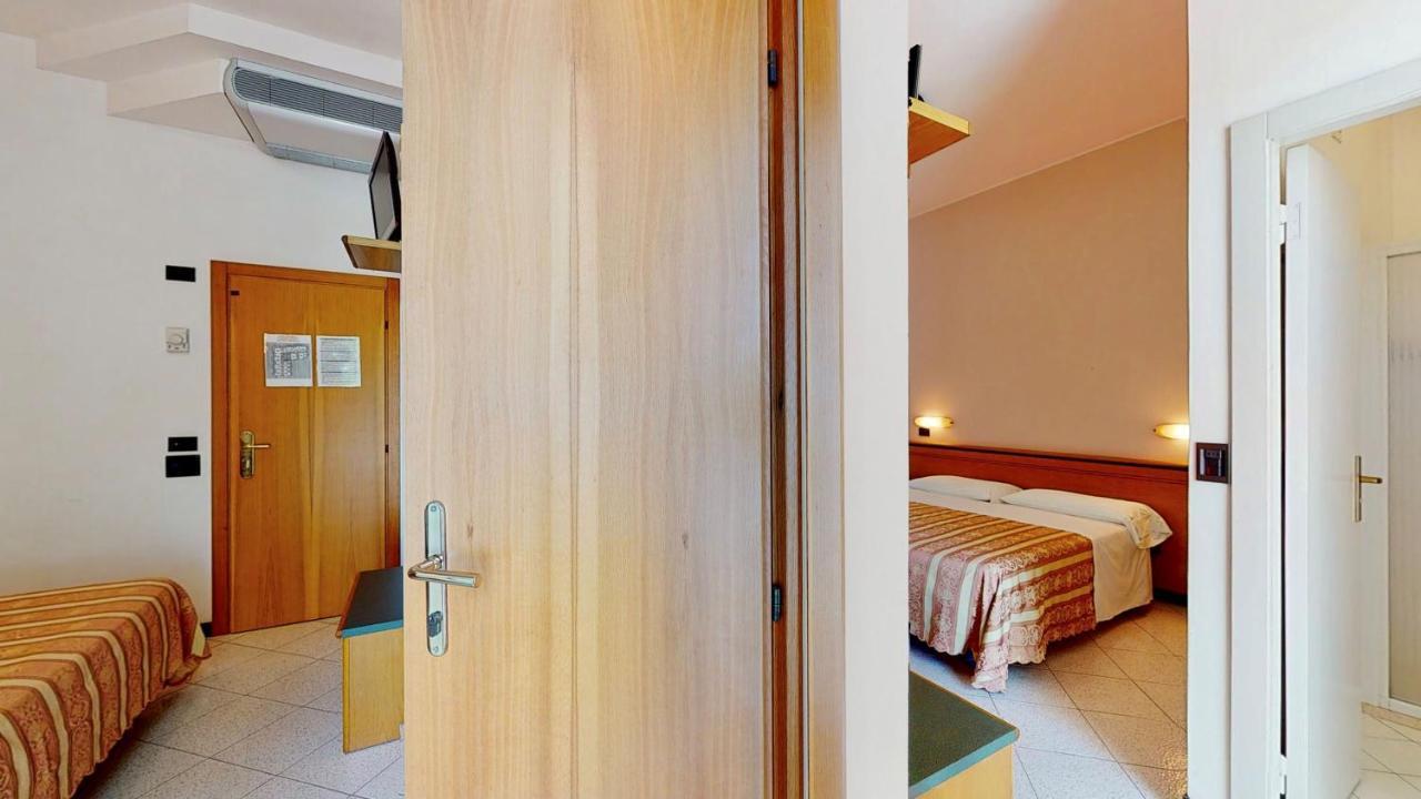 Hotel Excelsior Cervia Exterior photo