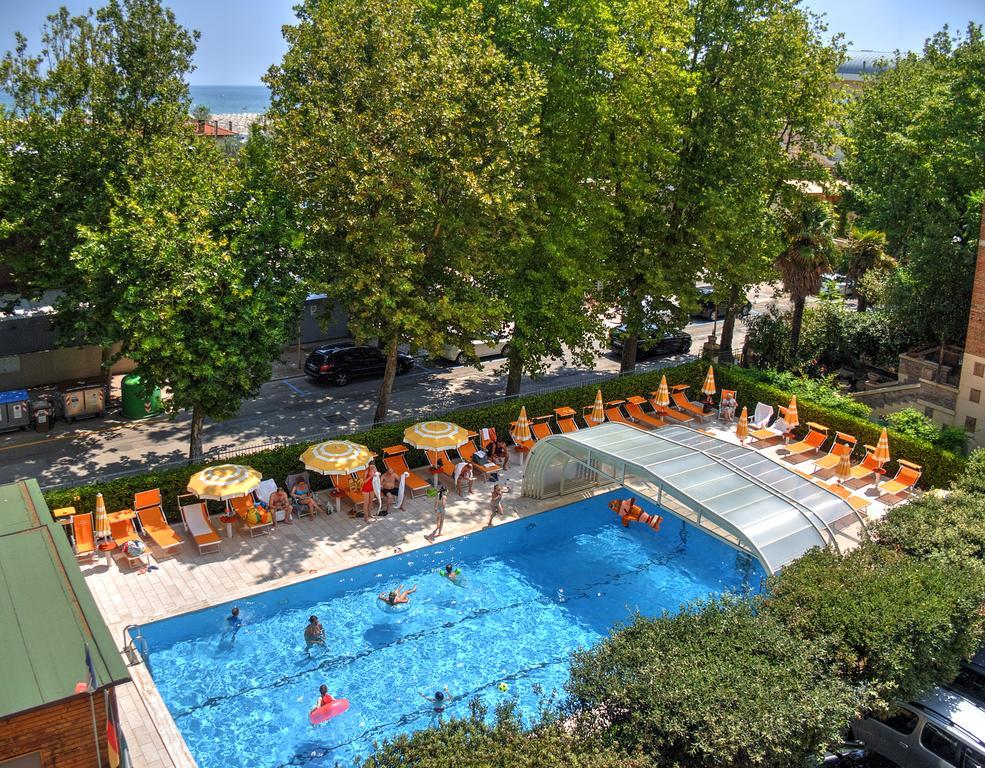Hotel Excelsior Cervia Exterior photo
