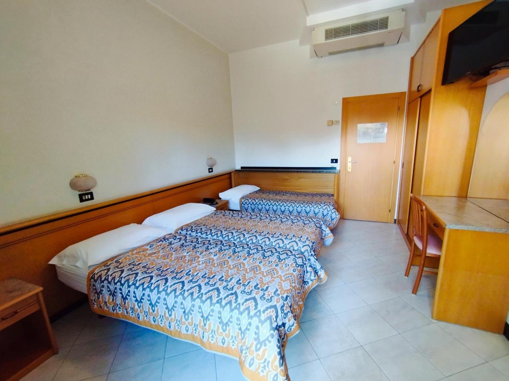 Hotel Excelsior Cervia Exterior photo